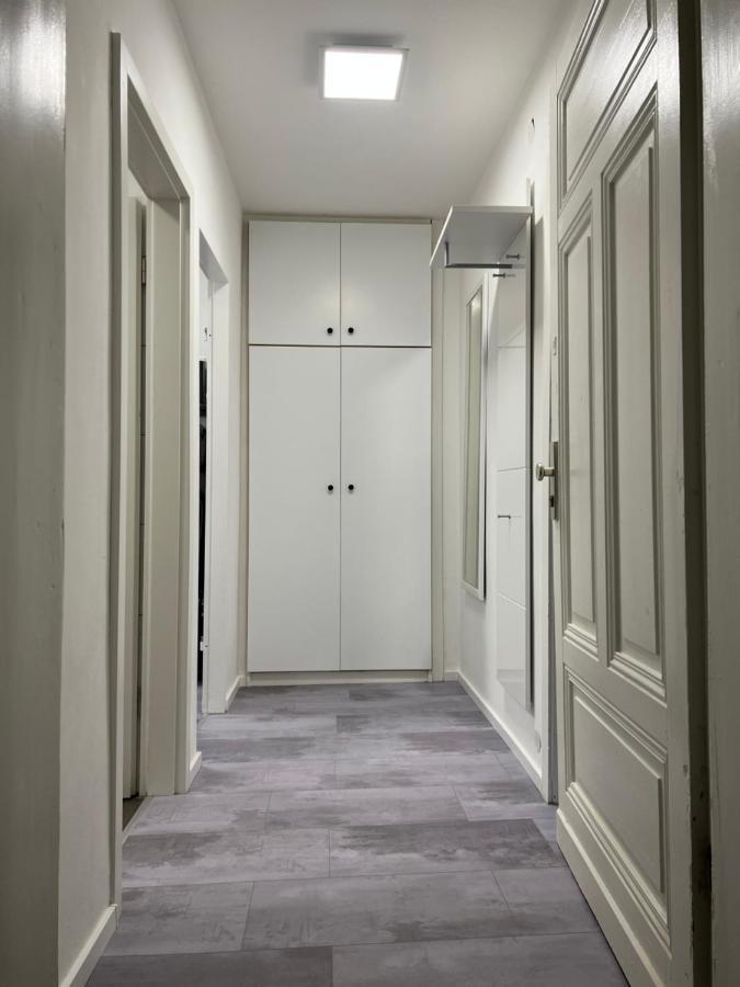 Freshly Renovated City Apartments Essen Kitchen Wifi Near Duesseldorf Airport Exterior photo